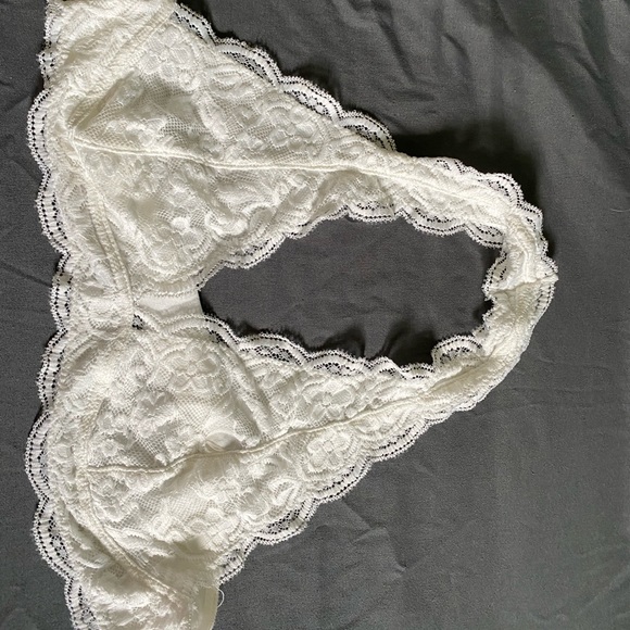 NWOT White halter top Bralette - Picture 2 of 3